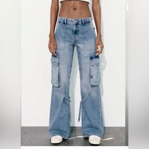 Zara; Mid-rise TRF cargo pants , size 6